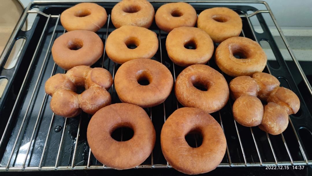 美式甜甜圈