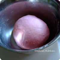 红菜头玉桂红莓卷的做法 步骤2