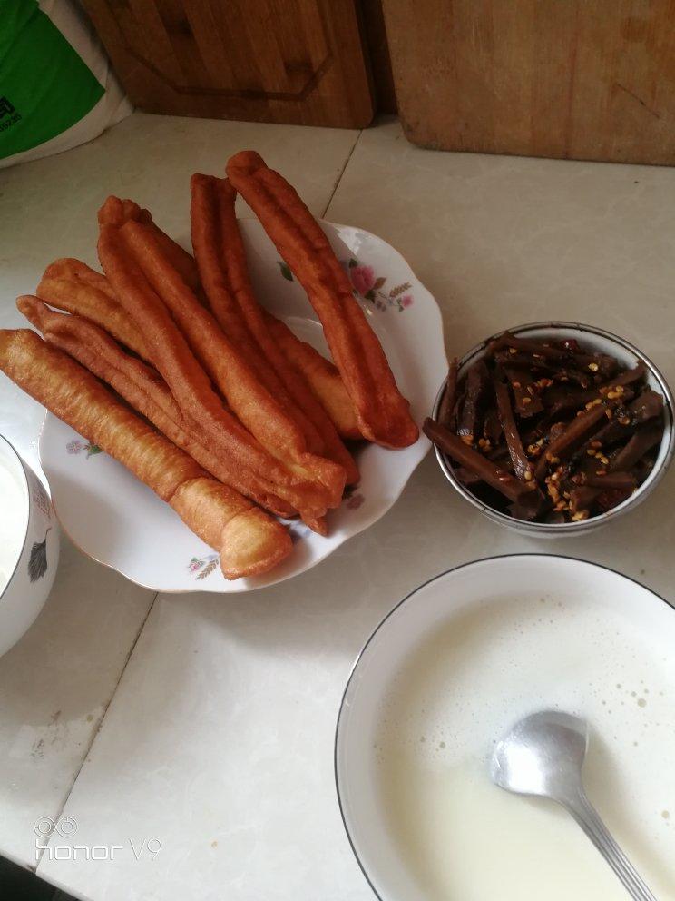 酥软小油条（早餐）