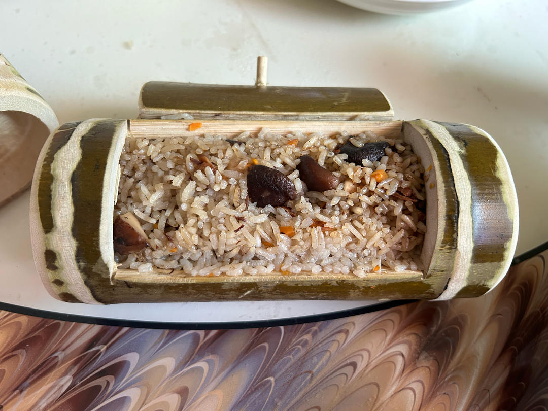 竹筒饭-蒸出来的米饭口感才好