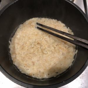 葱香培根鸡蛋烩饭risotto的做法 步骤6