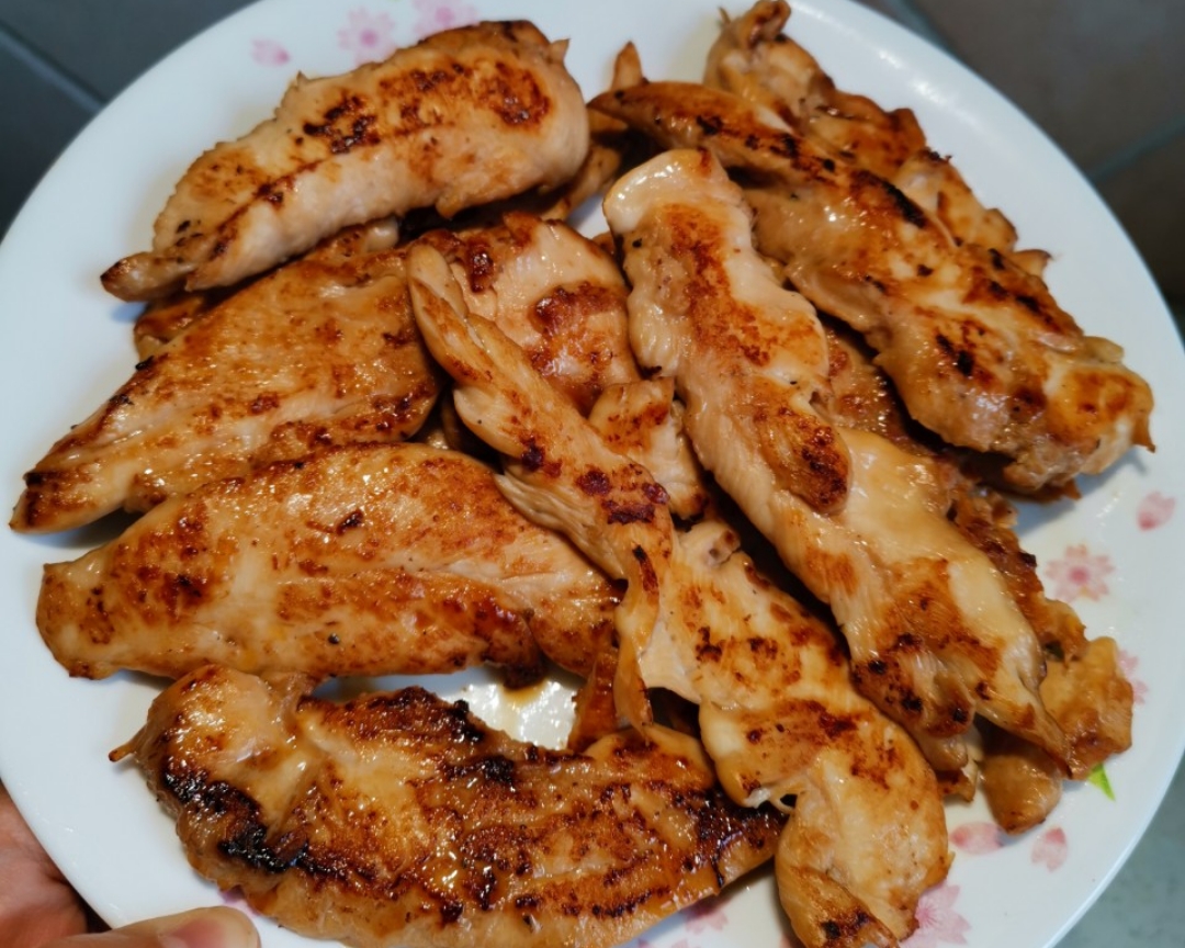 杜坎减肥餐--香煎鸡胸肉的做法