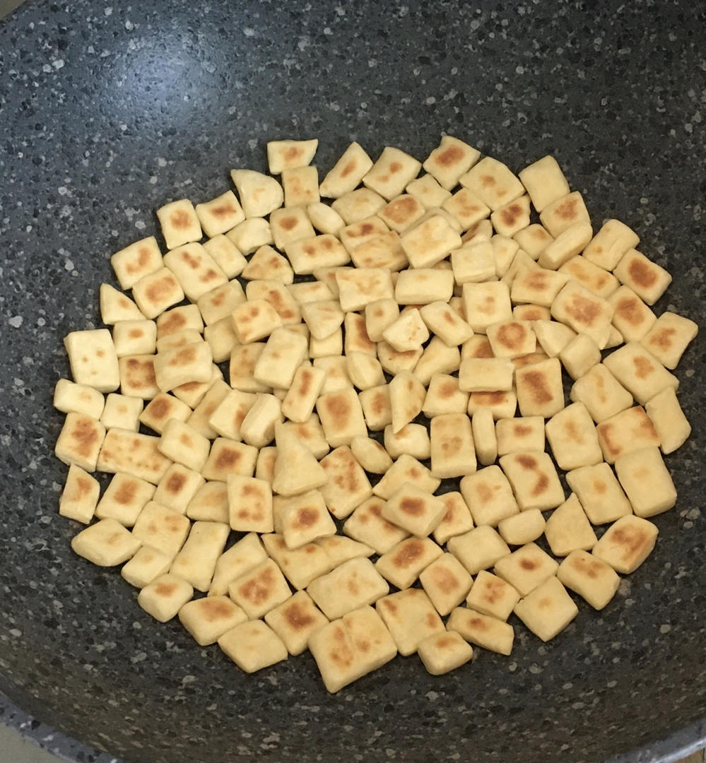 四个鸡蛋一碗面的小零食 哄娃神器 蛋香味十足 孩子一口一个停不下来 附细节视频详解
