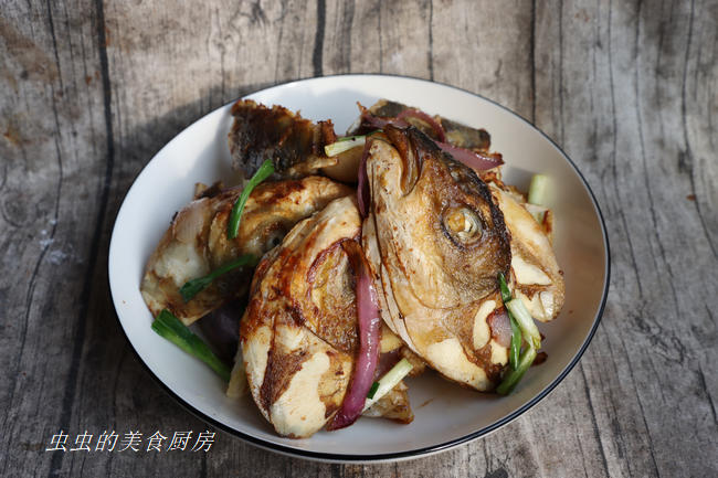 鸿运当头：煎焗草鱼嘴