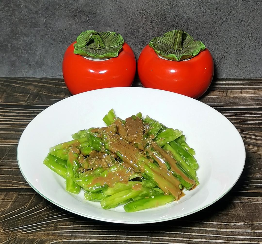 适合夏天吃的麻酱拌苦瓜