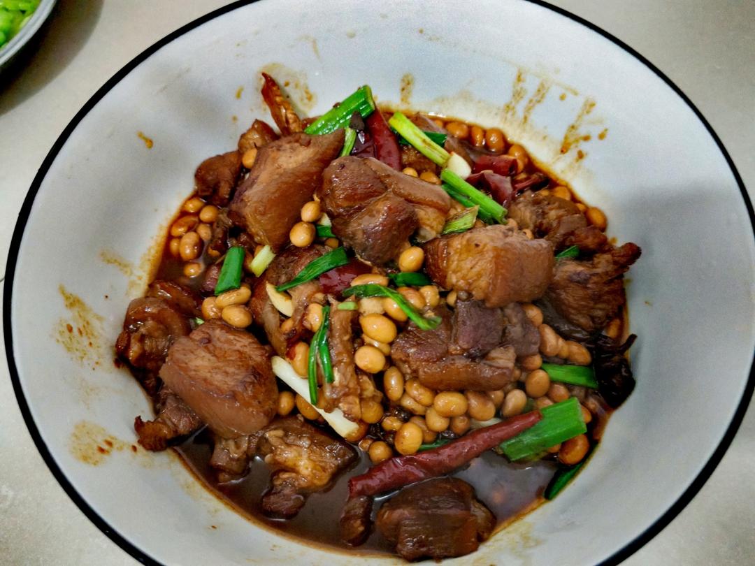 极简版酱焖猪蹄30分钟