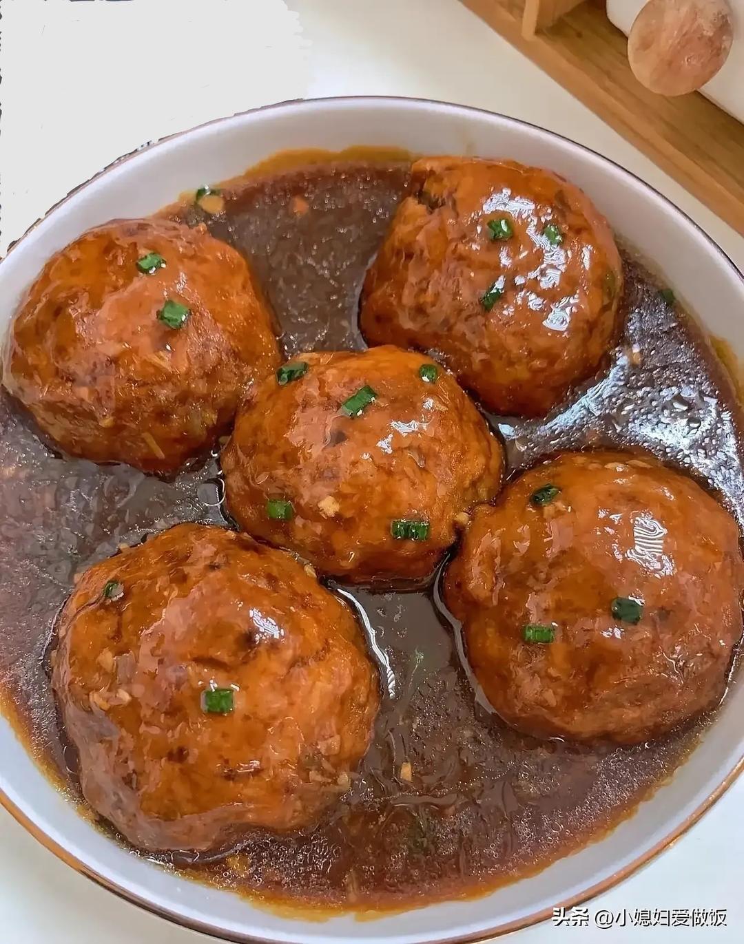 红烧狮子头