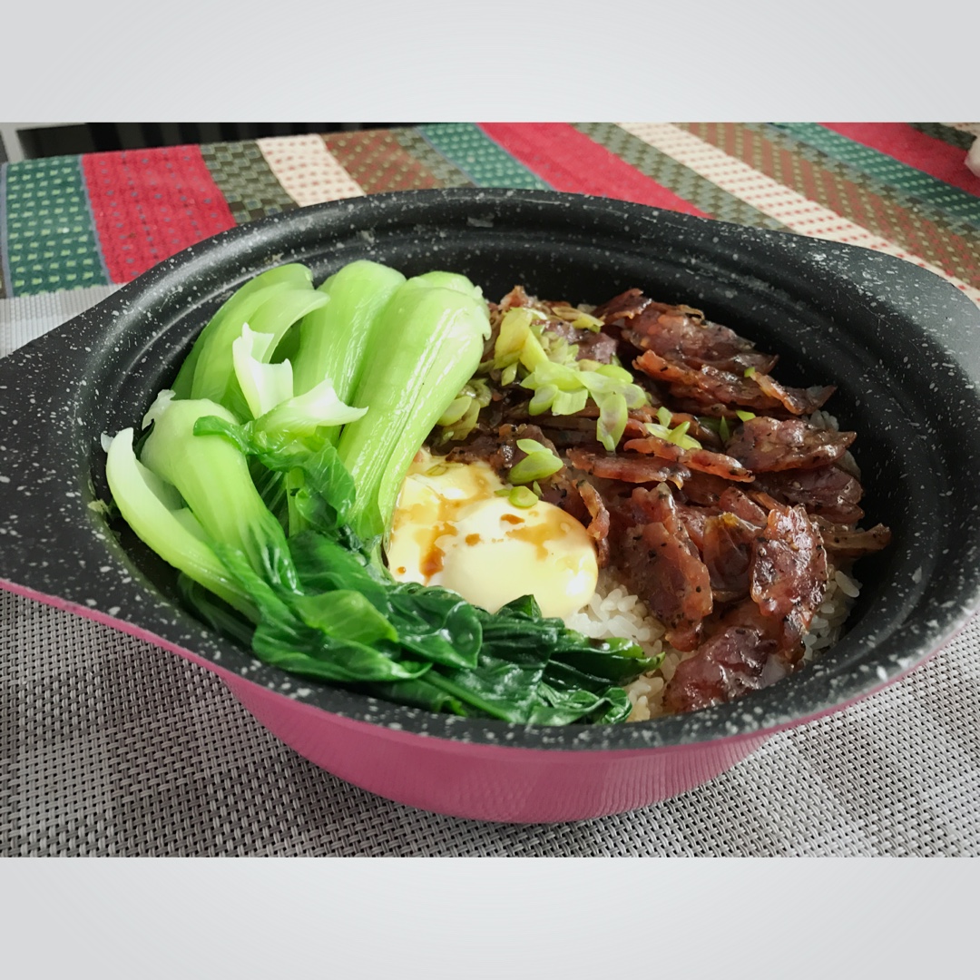 香肠煲仔饭