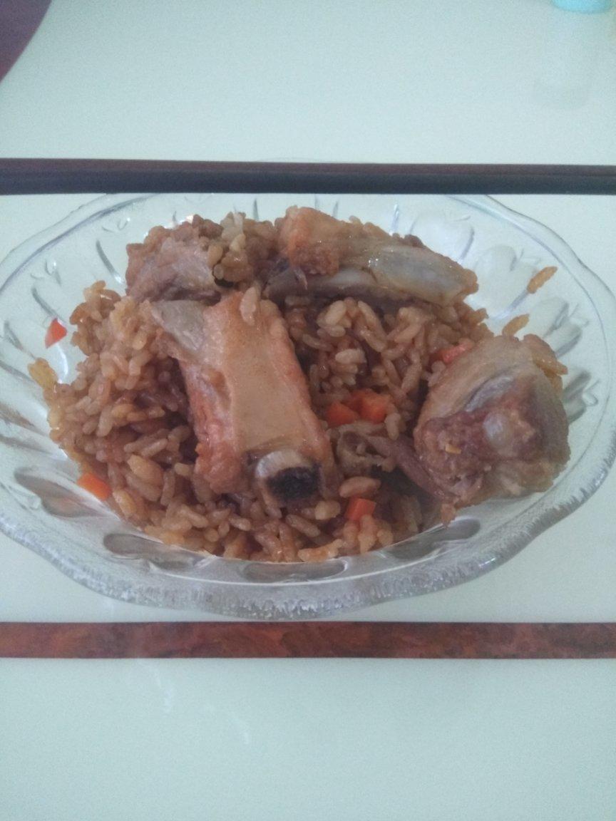 【排骨焖饭】