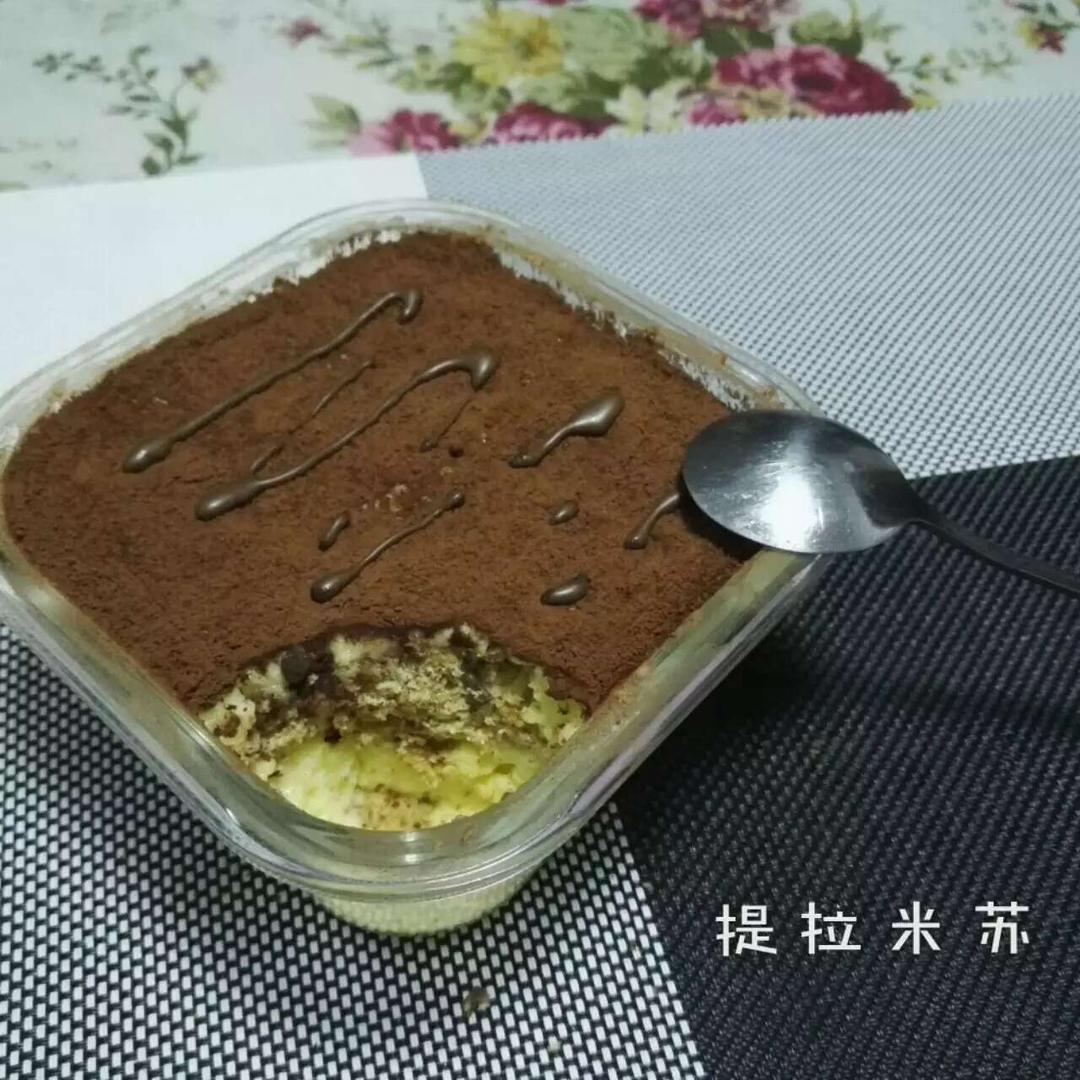 在欧洲学会的经典版提拉米苏