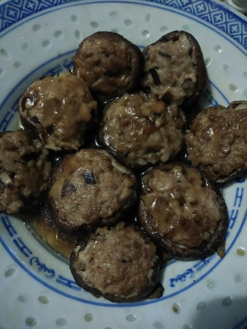 美味的肉酿香菇～～孩子爱吃的下饭菜