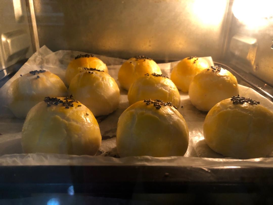 蛋黄酥