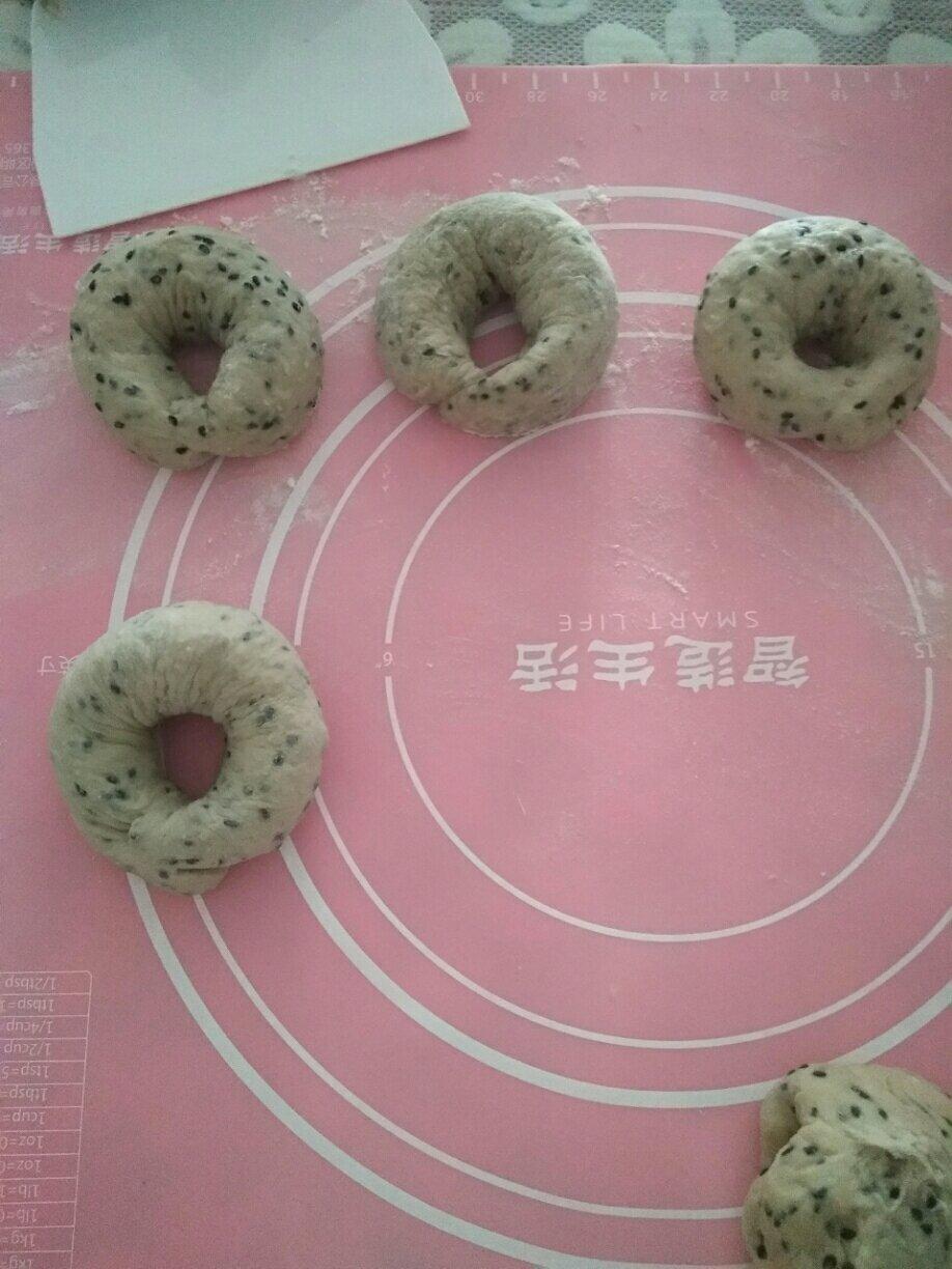 黑芝麻全麦贝果