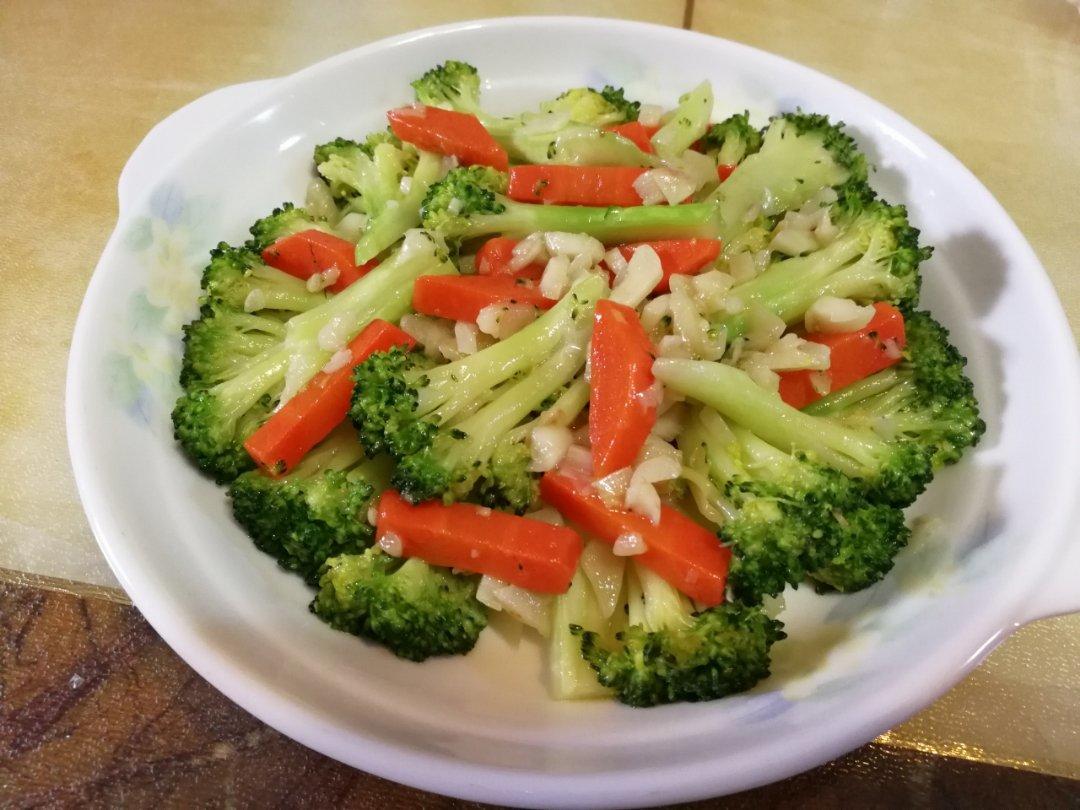 杰西嘉的秘境做的清清淡淡的家常小炒——蒜蓉西兰花