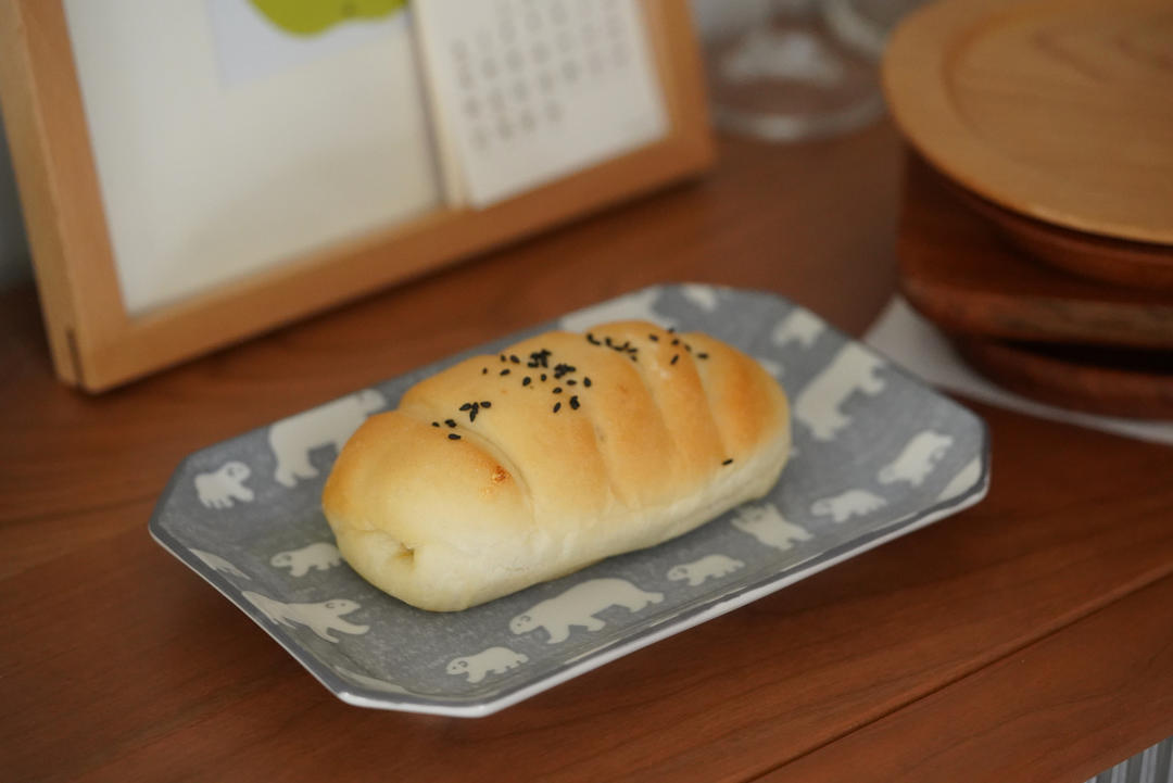 芝麻肉松肠仔包🌭一口香肠肉松大满足🍖