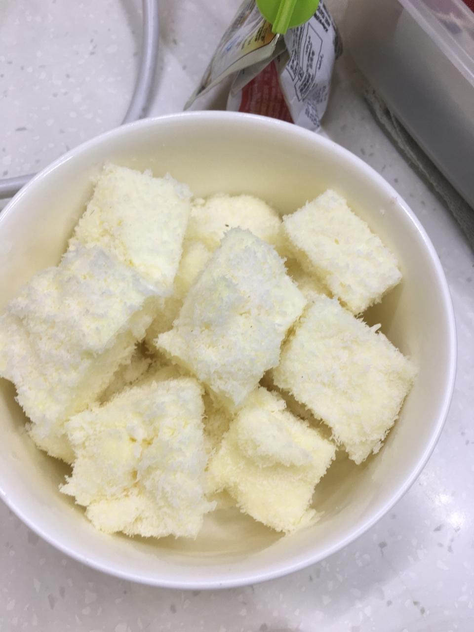 牛奶椰丝小方（奶豆腐）