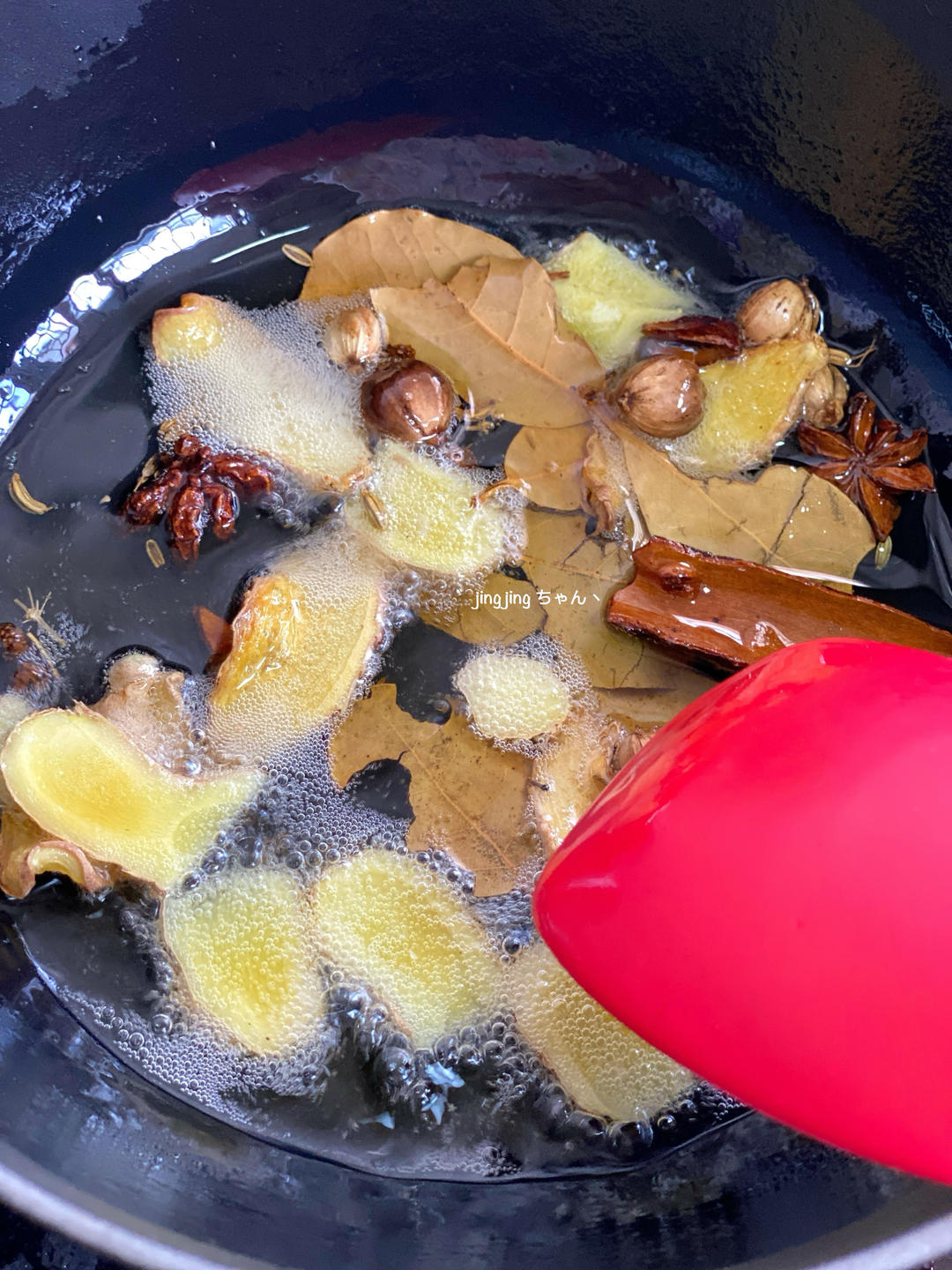 鲍鱼仔香菇肉▎铸铁锅