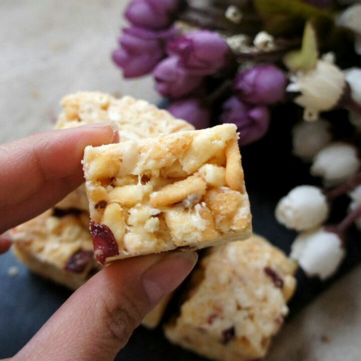 蔓越莓牛扎糖沙琪玛