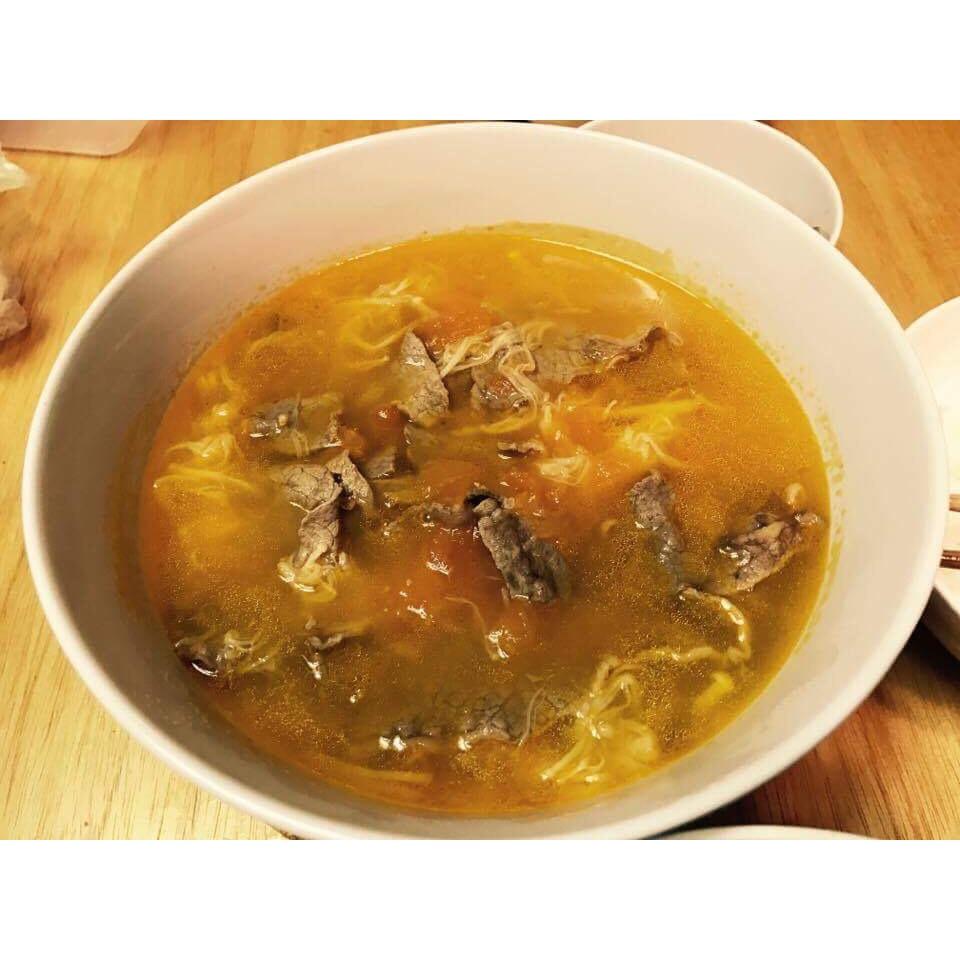 金针菇肥牛番茄锅