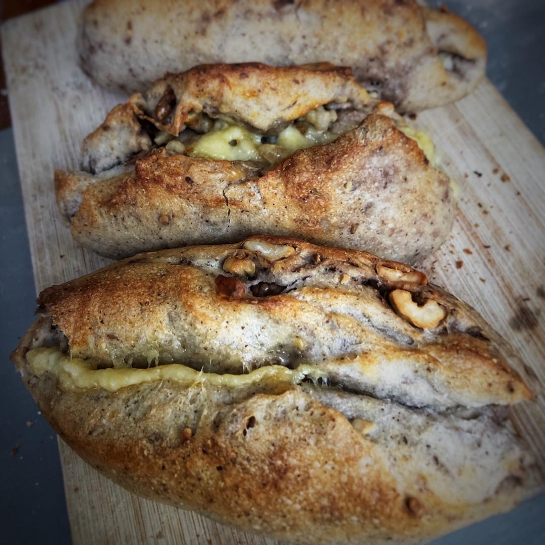 第四款：《法国面包教父的经典配方》—— Le Pain Au Gorgonzola et Aux Noix 戈贡佐拉乳酪核桃面包