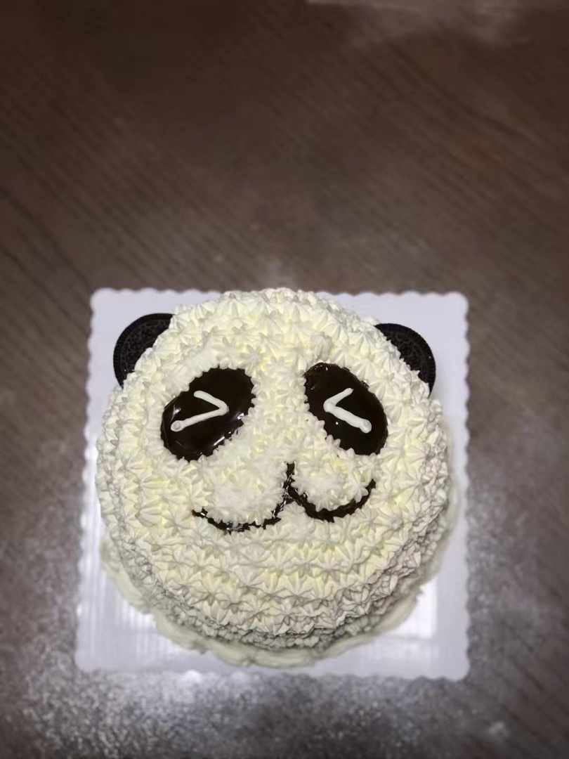 奶油裱花熊猫蛋糕