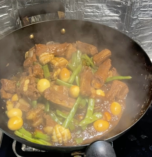 铁锅炖 五花肉 肋排 鸭翅的做法