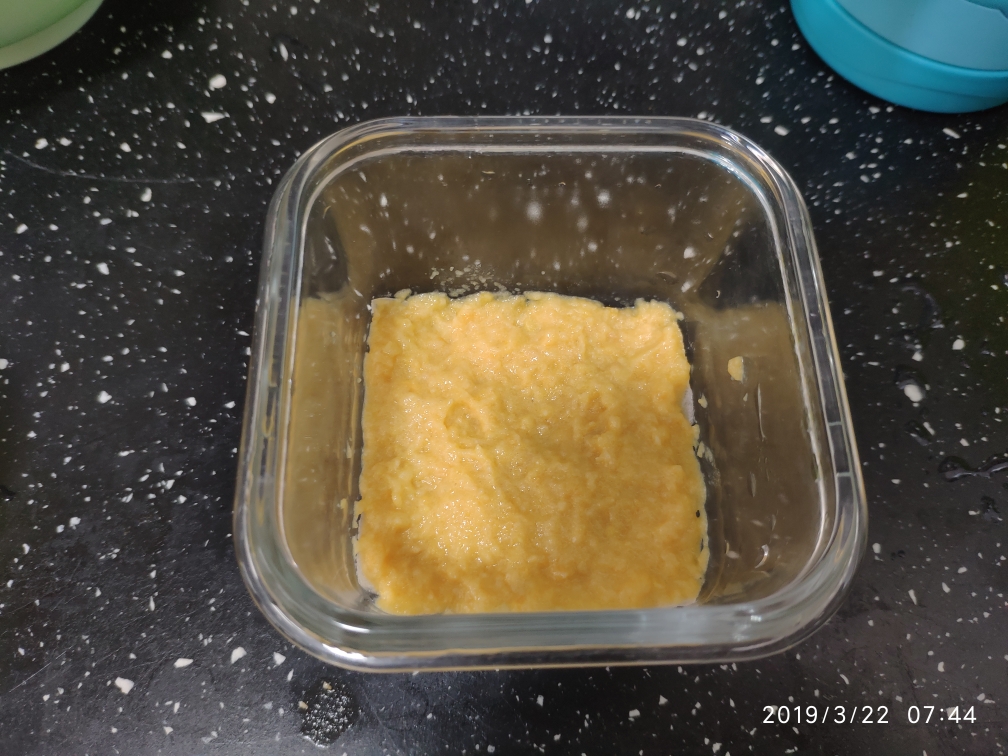 《宝宝辅食》之卷心菜三文鱼鸡蛋蒸糕的做法 步骤5