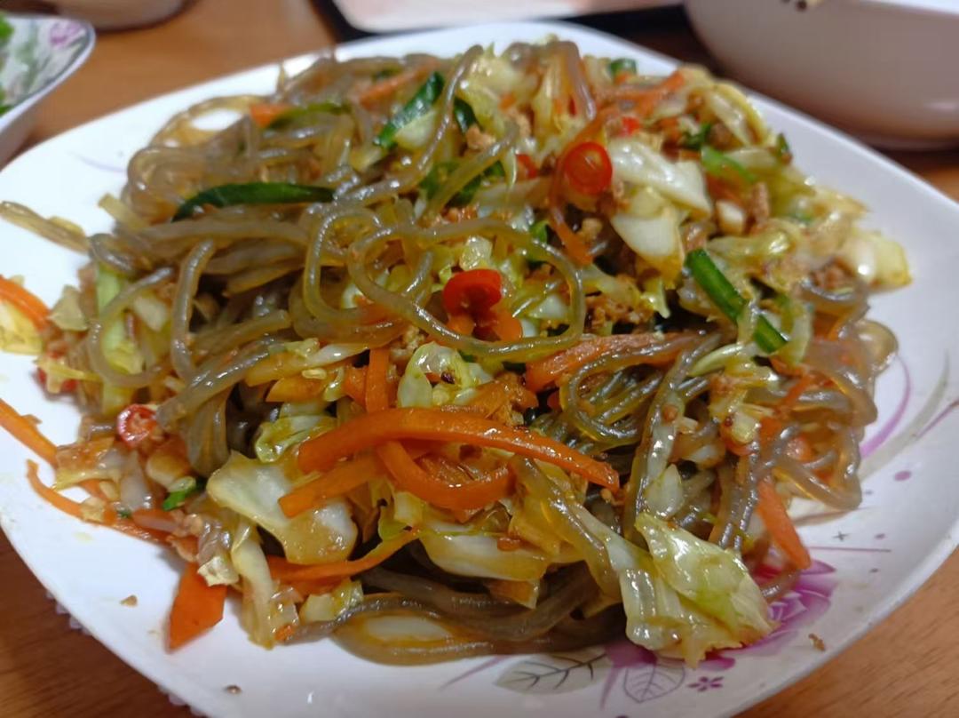 包菜炒粉条肉沫的做法