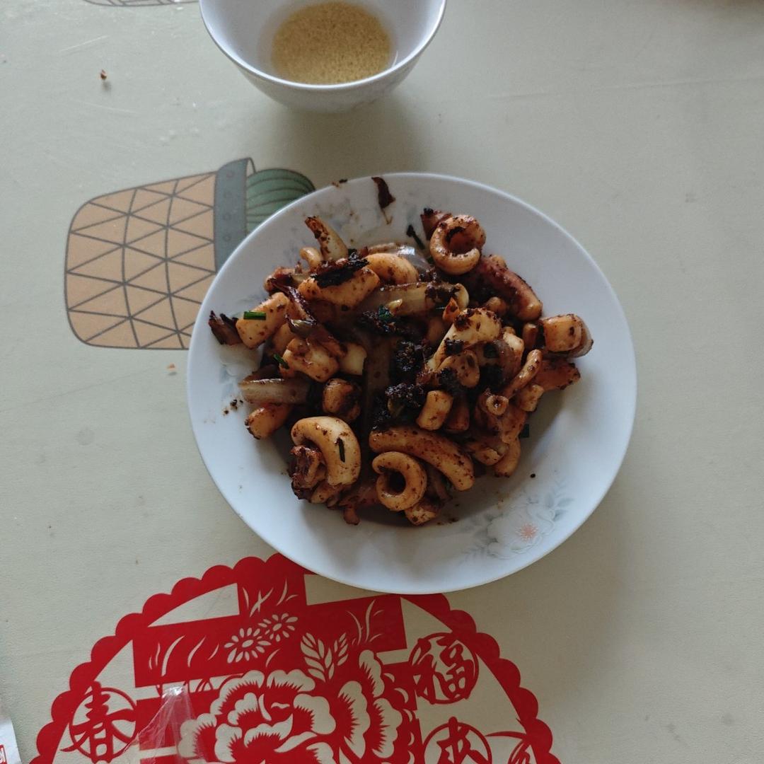超下饭的孜然鱿鱼须，香辣爽嫩，比烧烤还好吃