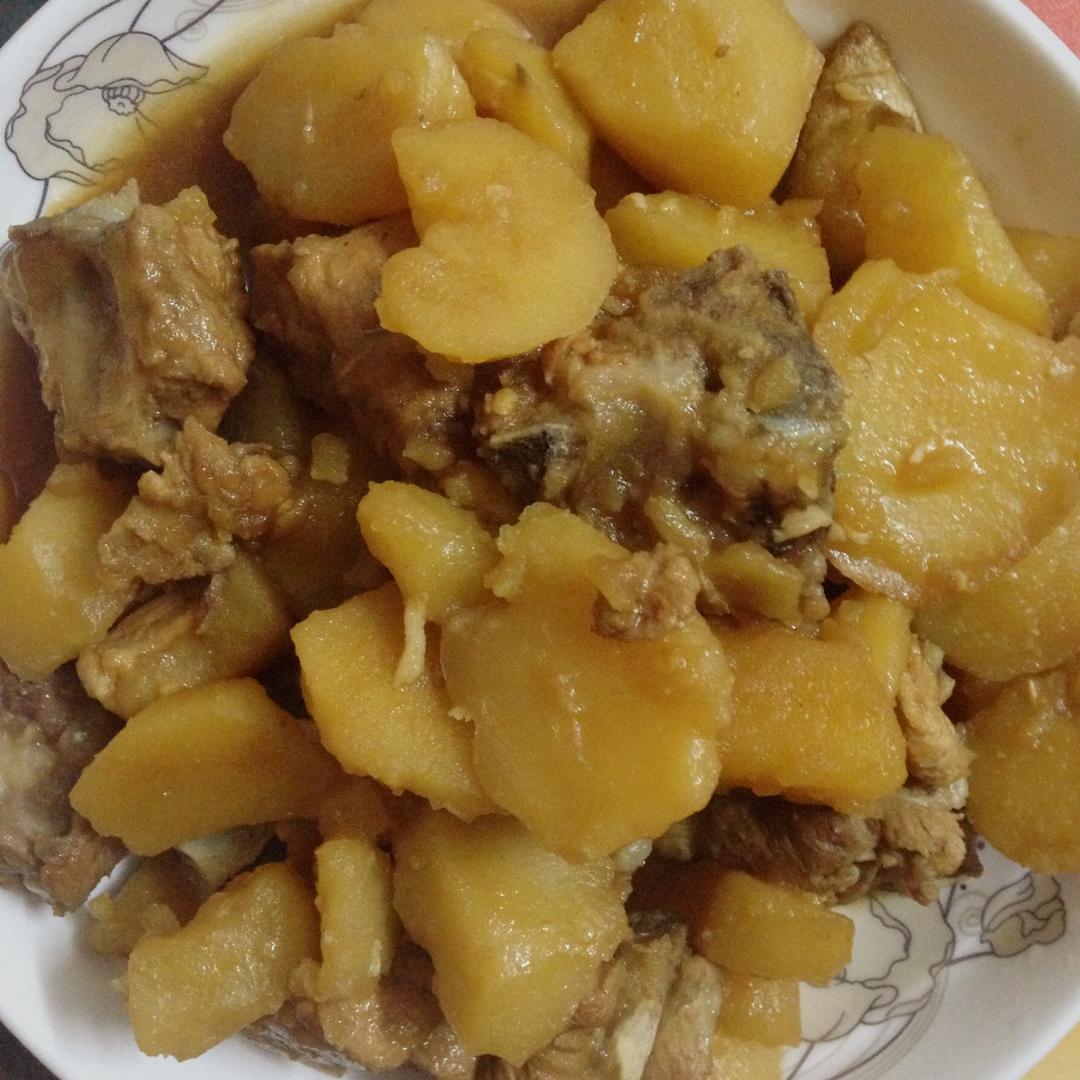 土豆烧排骨