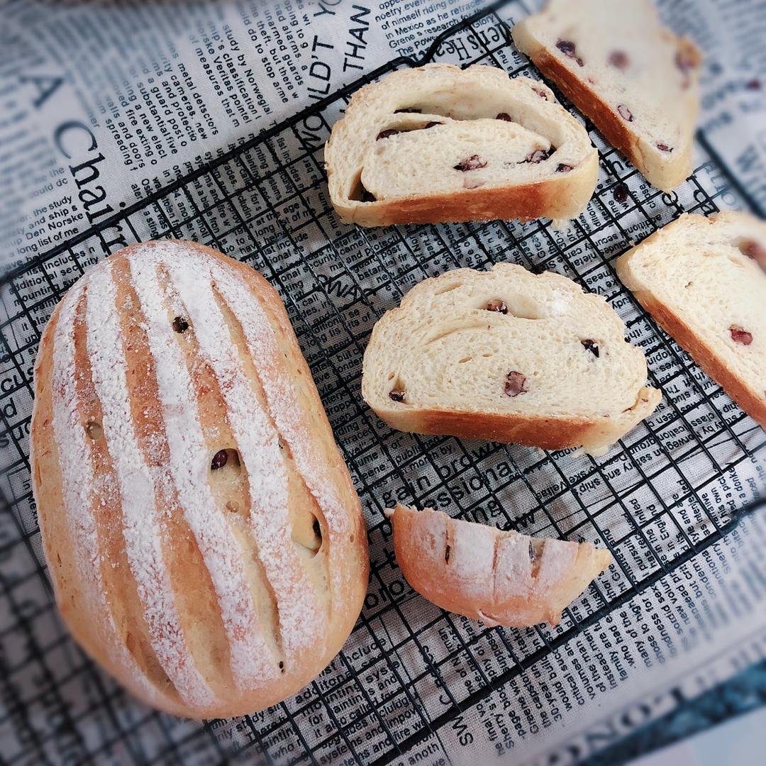 抹茶红豆牛奶哈斯面包