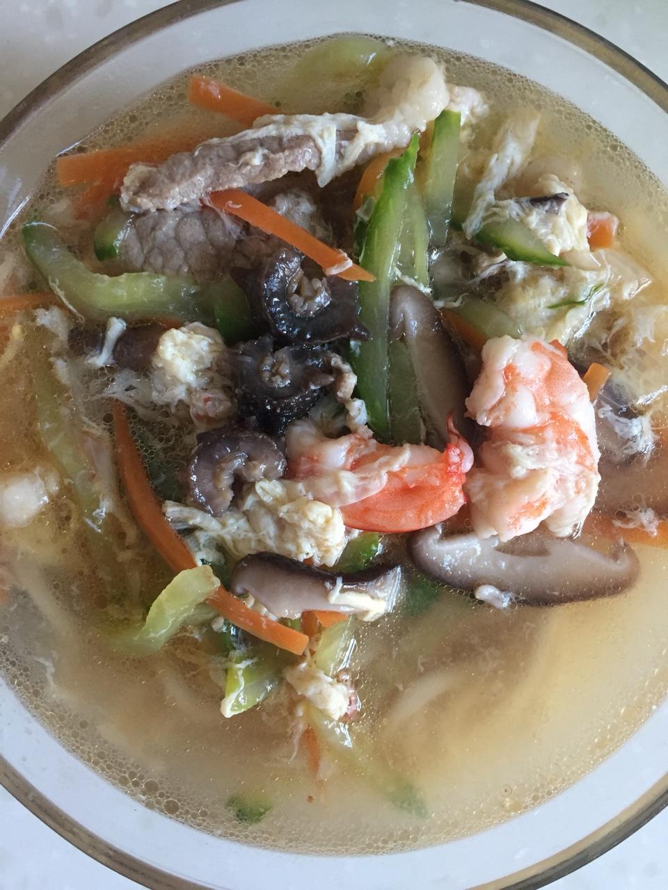 海参鲜虾鲜蔬面