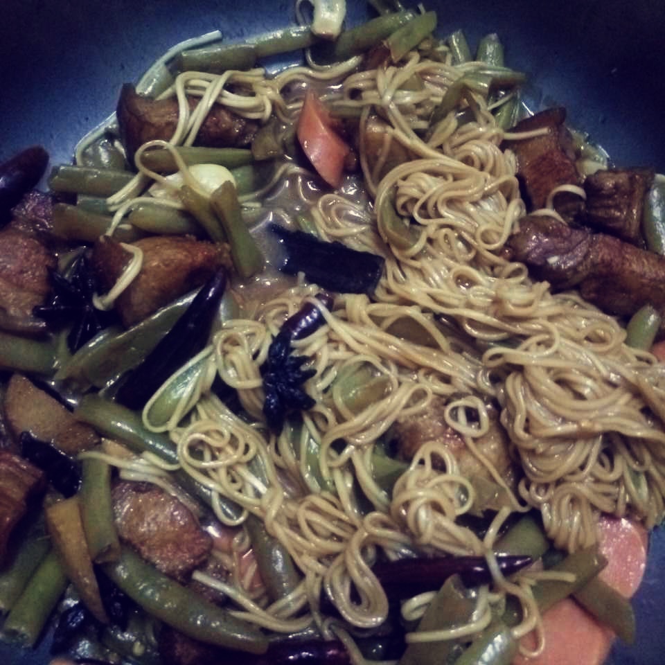 最适合夏天的一锅出--酱香豆角焖面