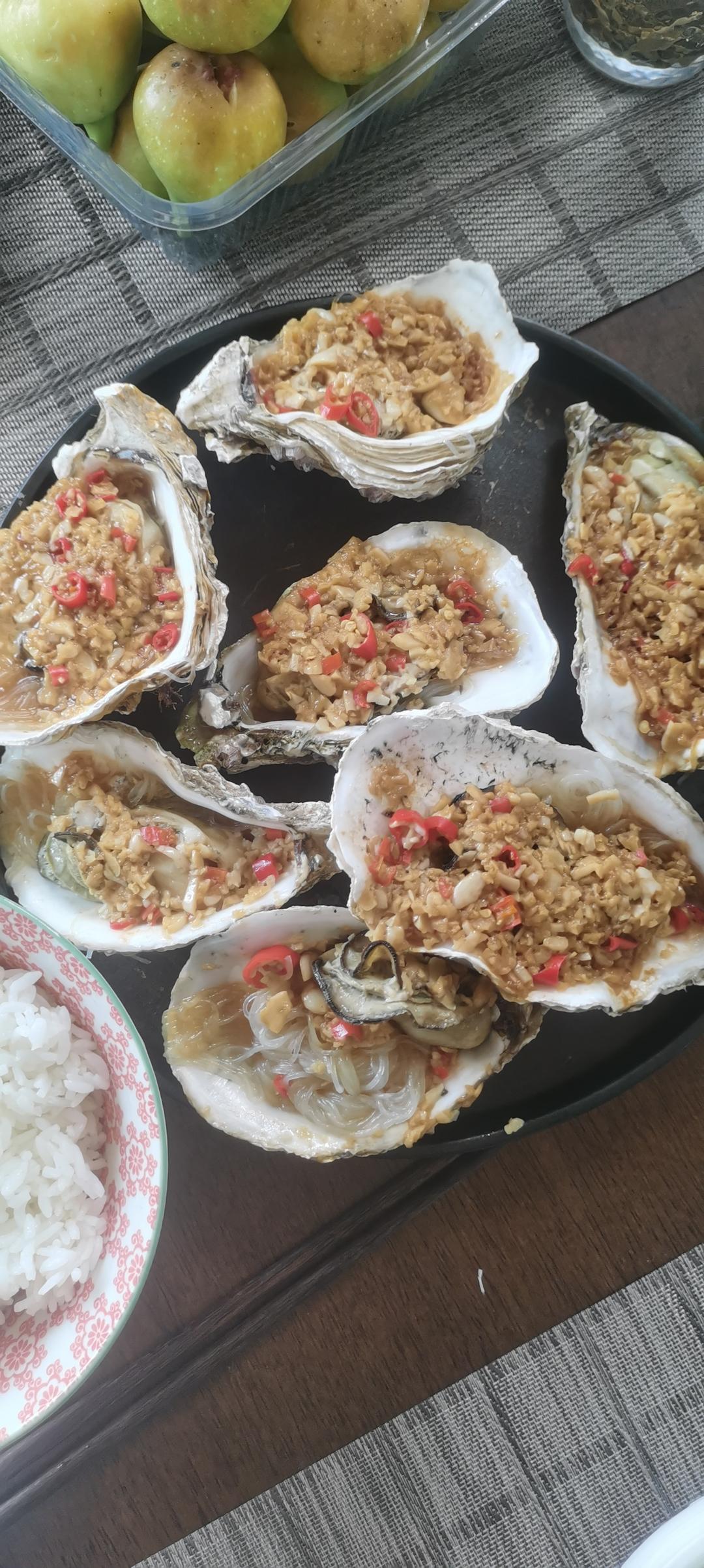 蒜蓉粉丝蒸生蚝