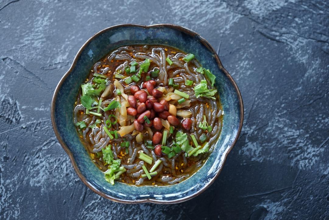 简单易做又开胃的酸酸辣辣酸辣粉