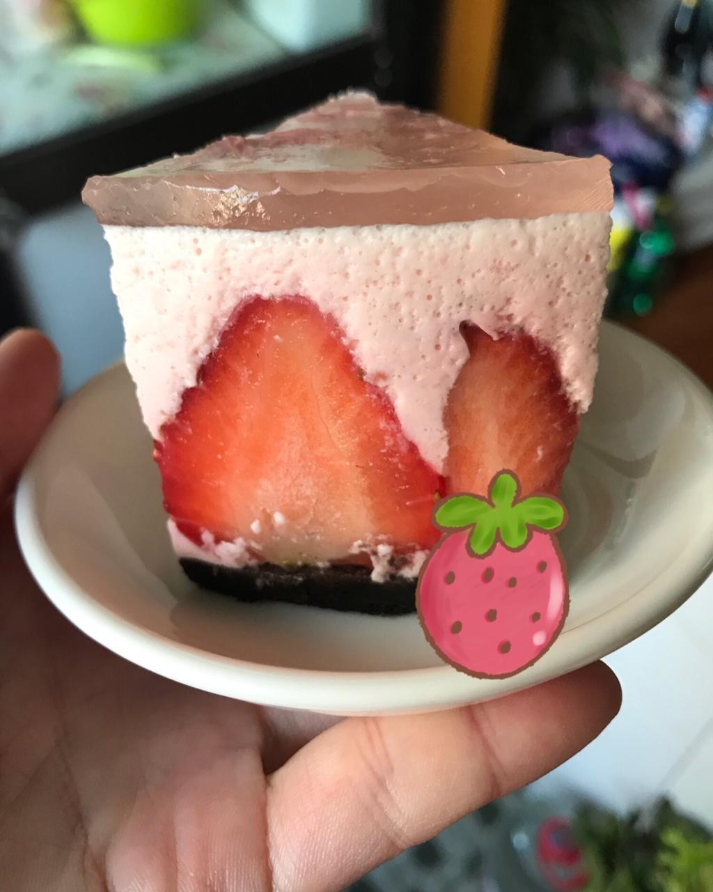 樱花草莓酸奶慕斯蛋糕