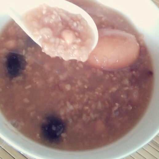 红豆薏米粥 (Red Bean and Pearl Barley Congee)