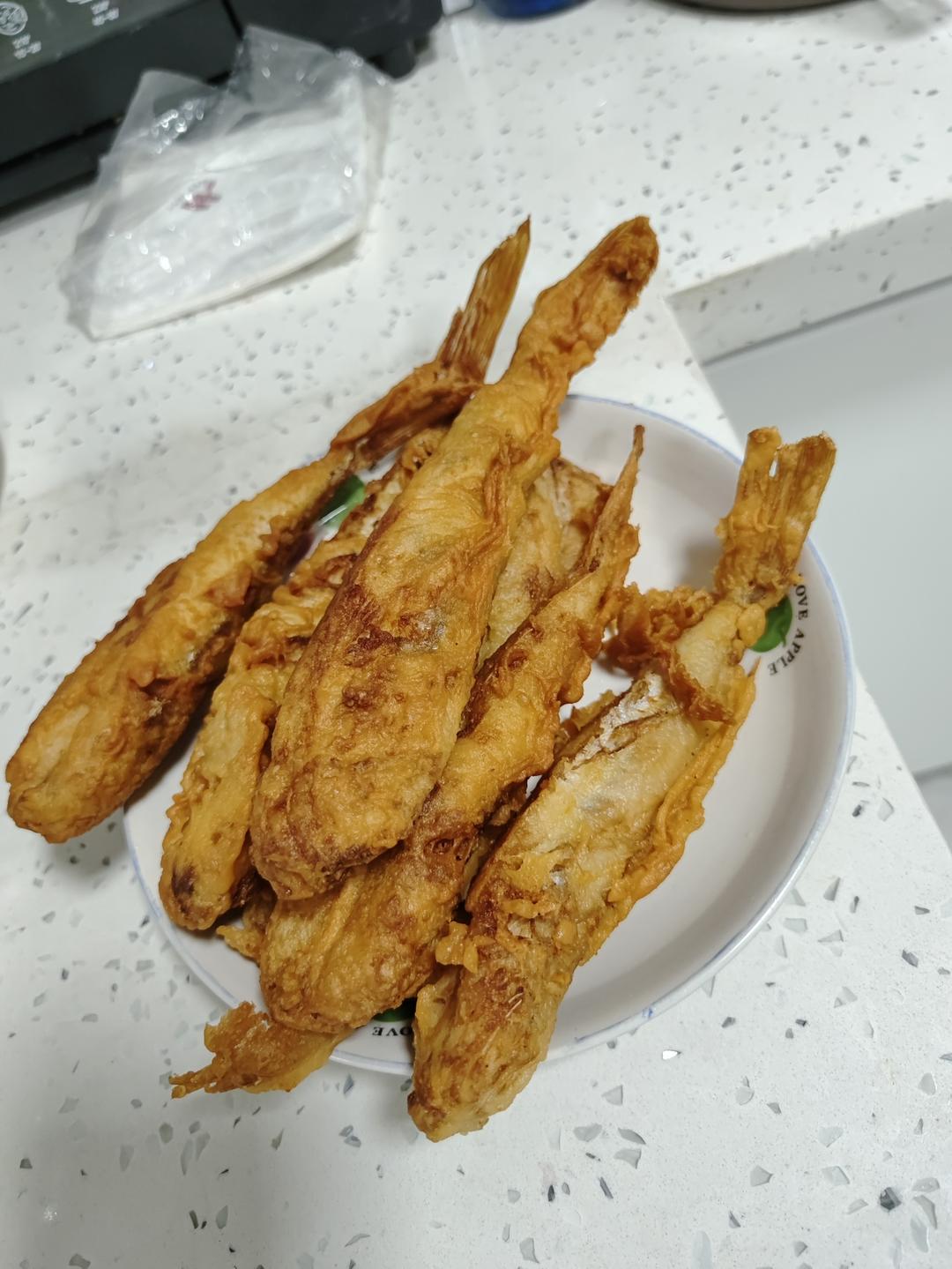 香酥鲫头鱼——万用脆炸面糊（可炸制小平子鱼、带鱼、小鳎目鱼和蔬菜）