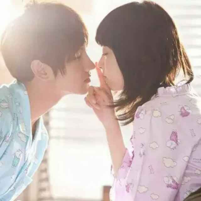 无颜  女