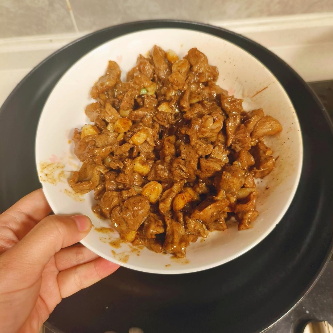 好吃到舔盘的蒜香黑椒牛肉粒