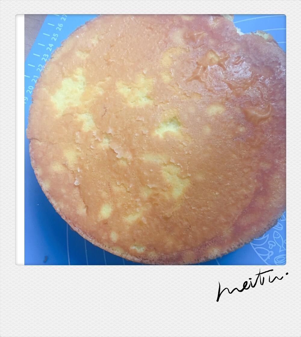 烤箱做蛋糕（戚风蛋糕的做法）