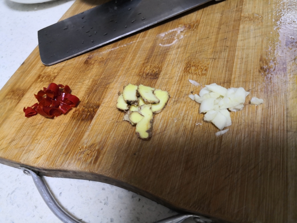 酱香花鲢鱼块的做法 步骤4