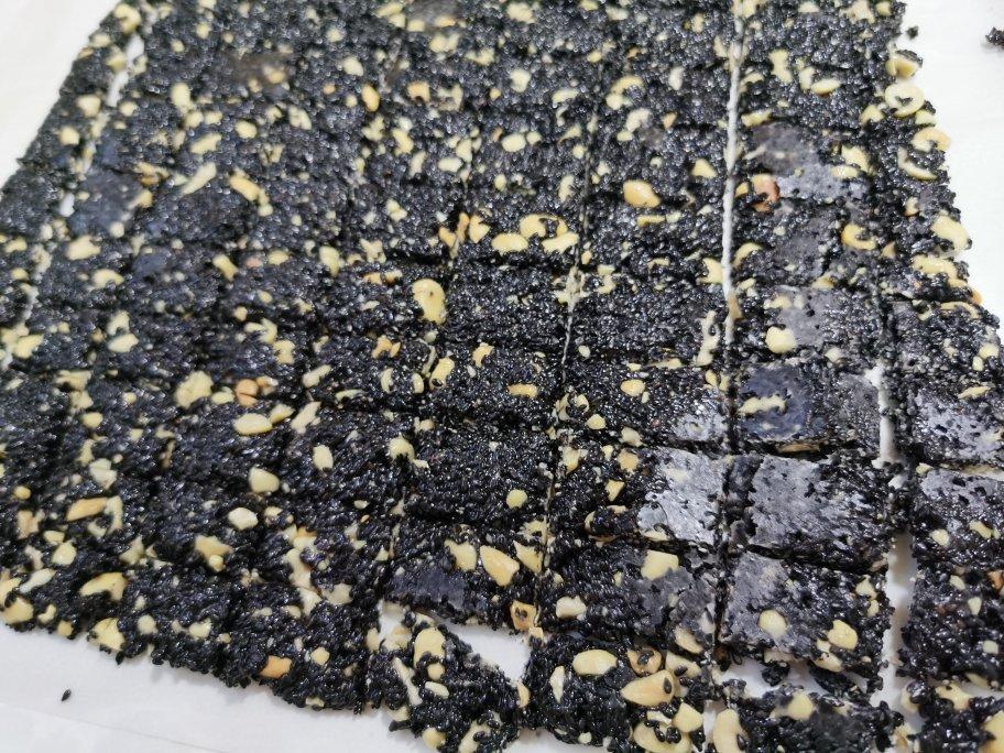 《Tinrry+》芝麻酥糖