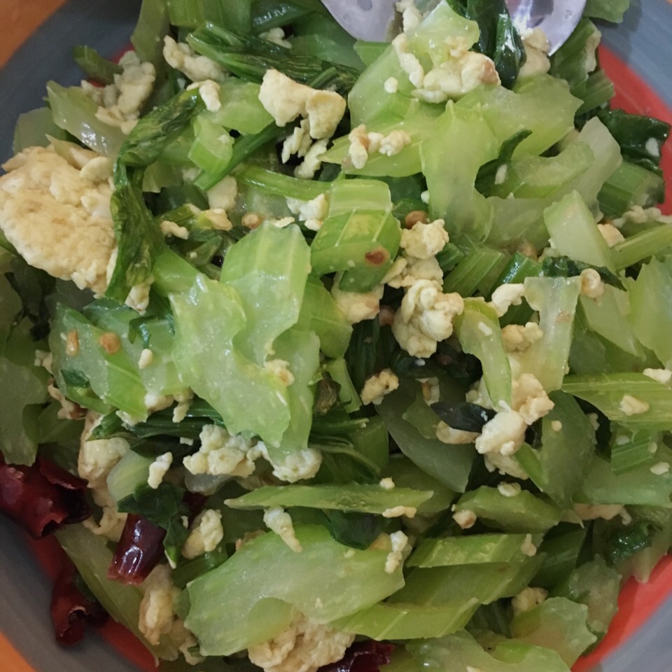 芹菜炒鸡蛋