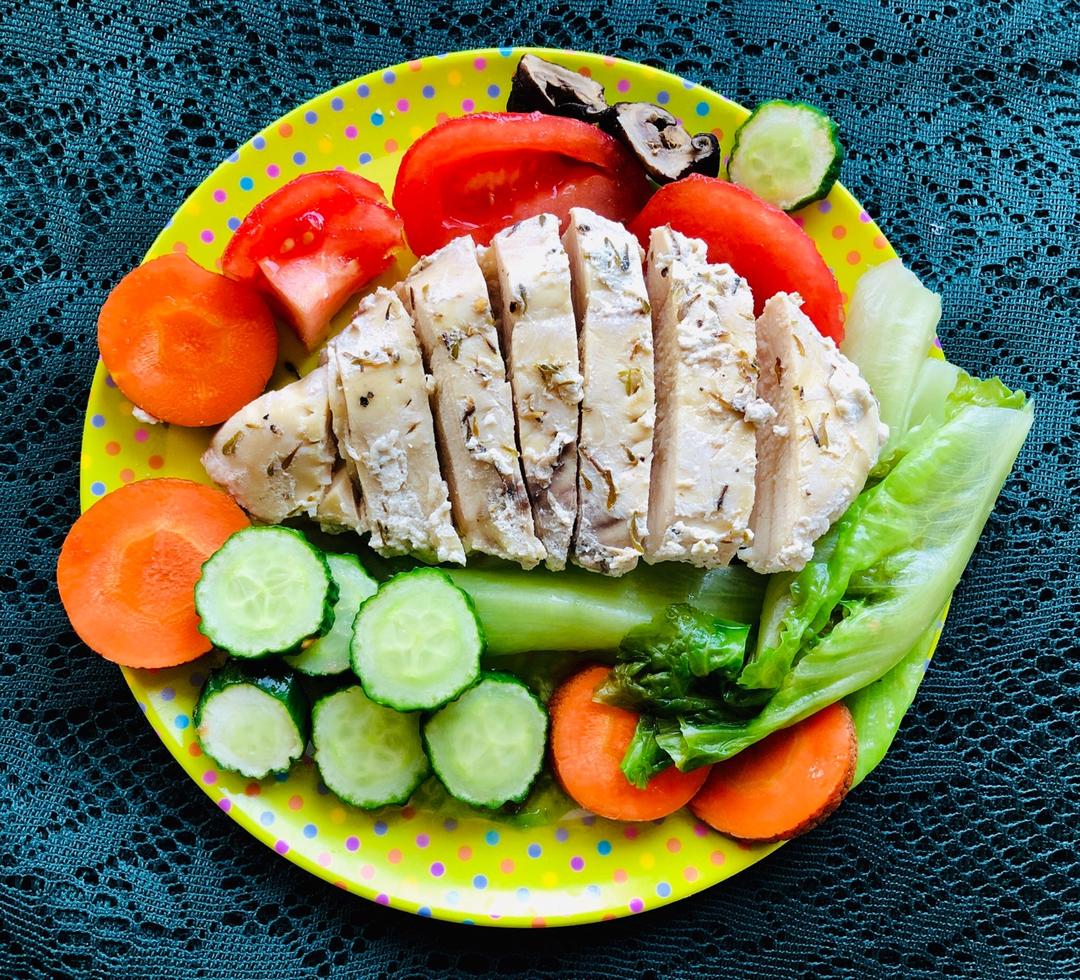 柠檬香草鸡胸肉（很特别的酸奶腌制法）