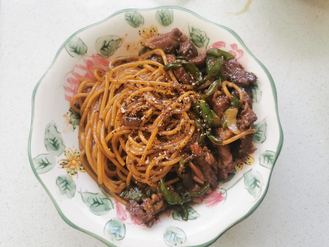 味道不输西餐厅的黑椒牛柳意面