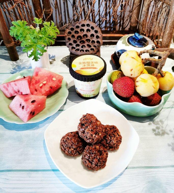 消耗巧克力酱—芝麻巧克力燕麦球