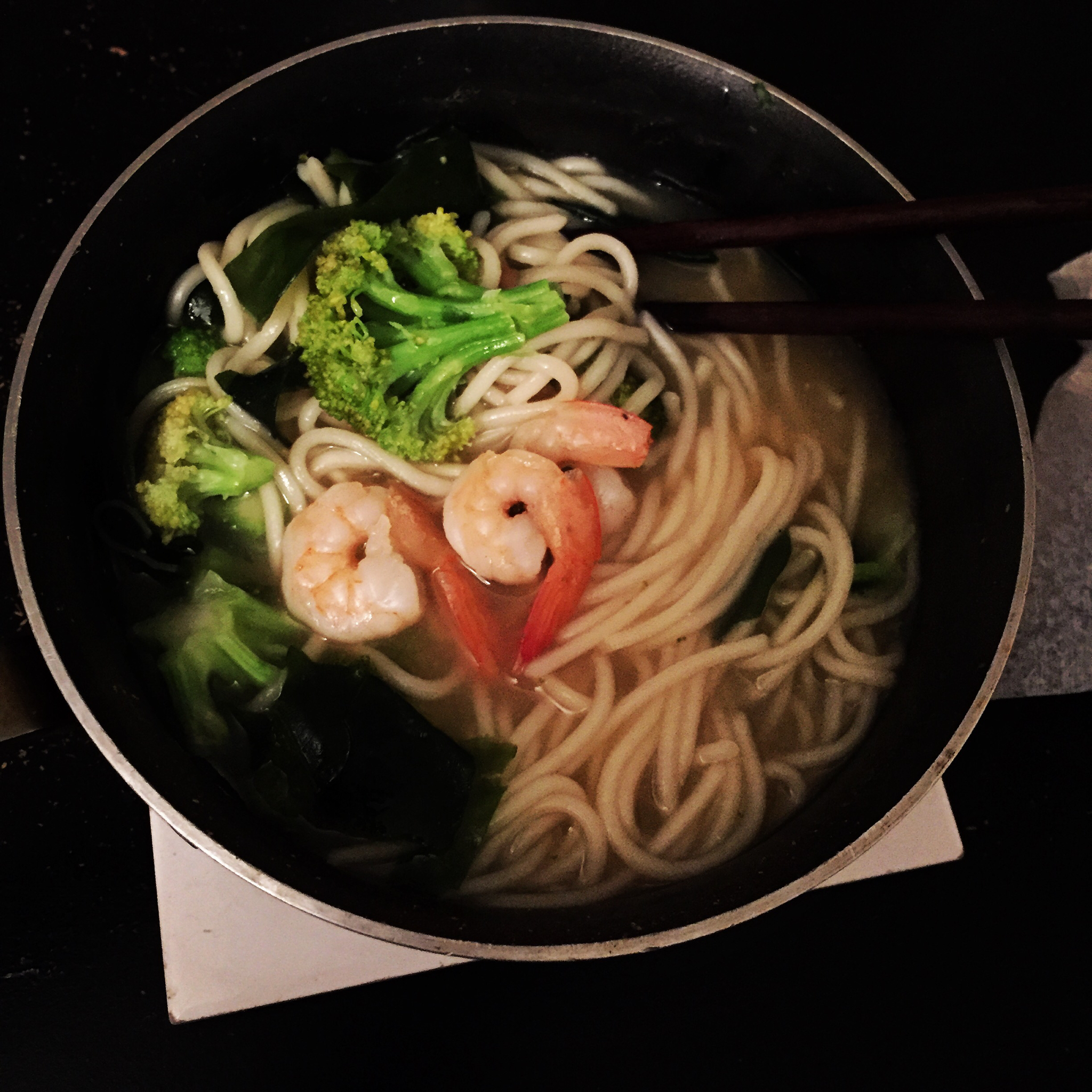 西兰花鲜虾面