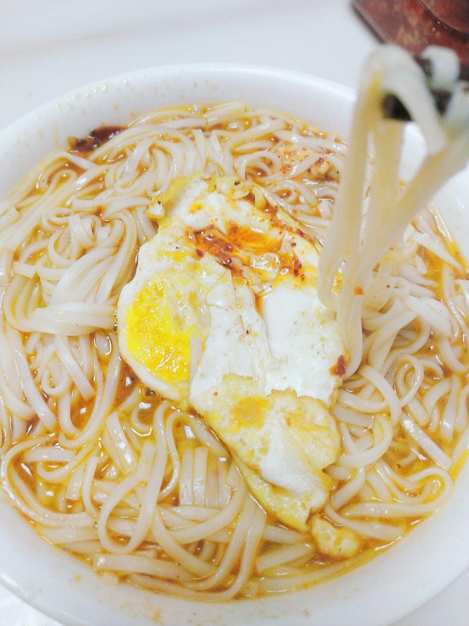 🍜早餐吃一碗热乎乎的鸡蛋面❗️胃暖暖的，好舒服