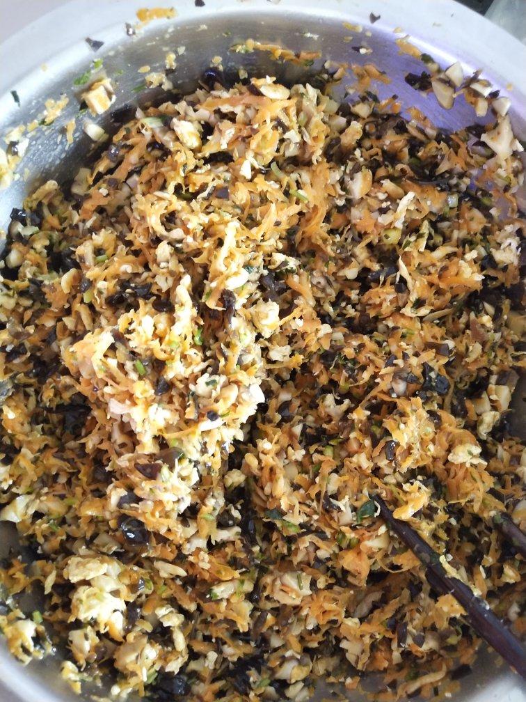 胡萝卜鸡蛋香菇木耳素馅饺子